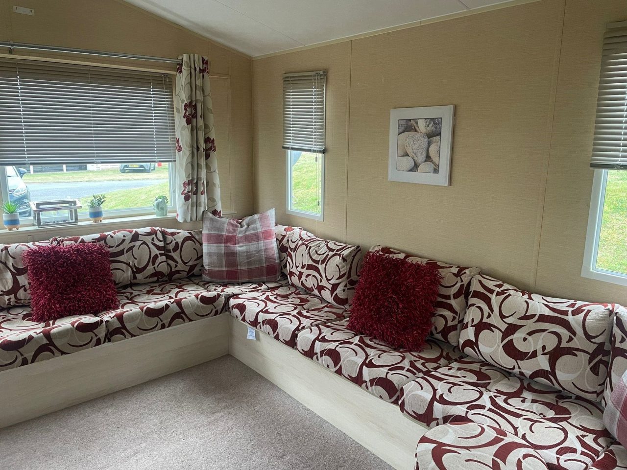 2 bedroom Static Home For Sale