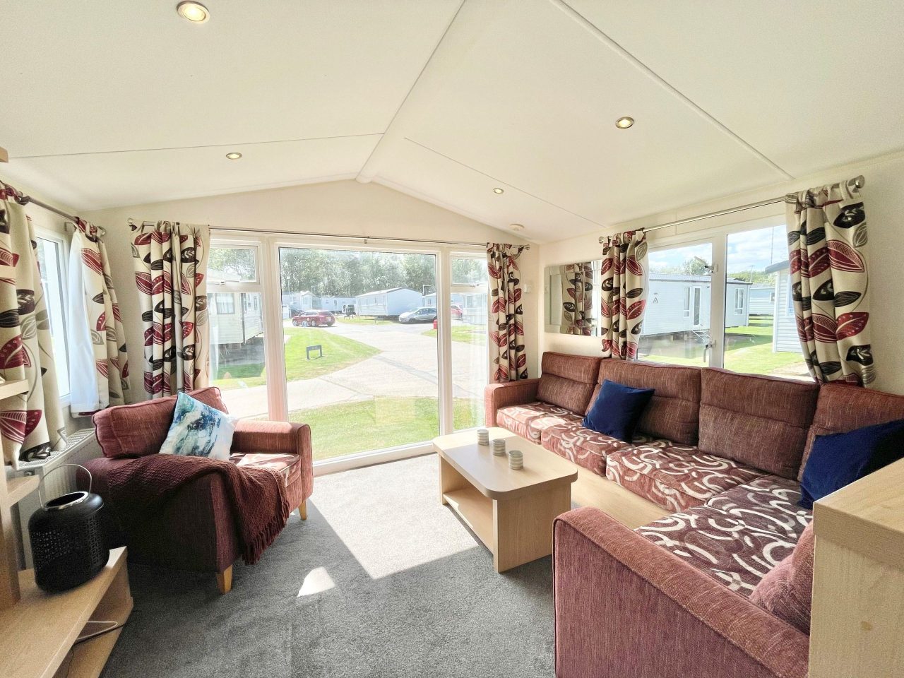 2 bedroom Static Home For Sale