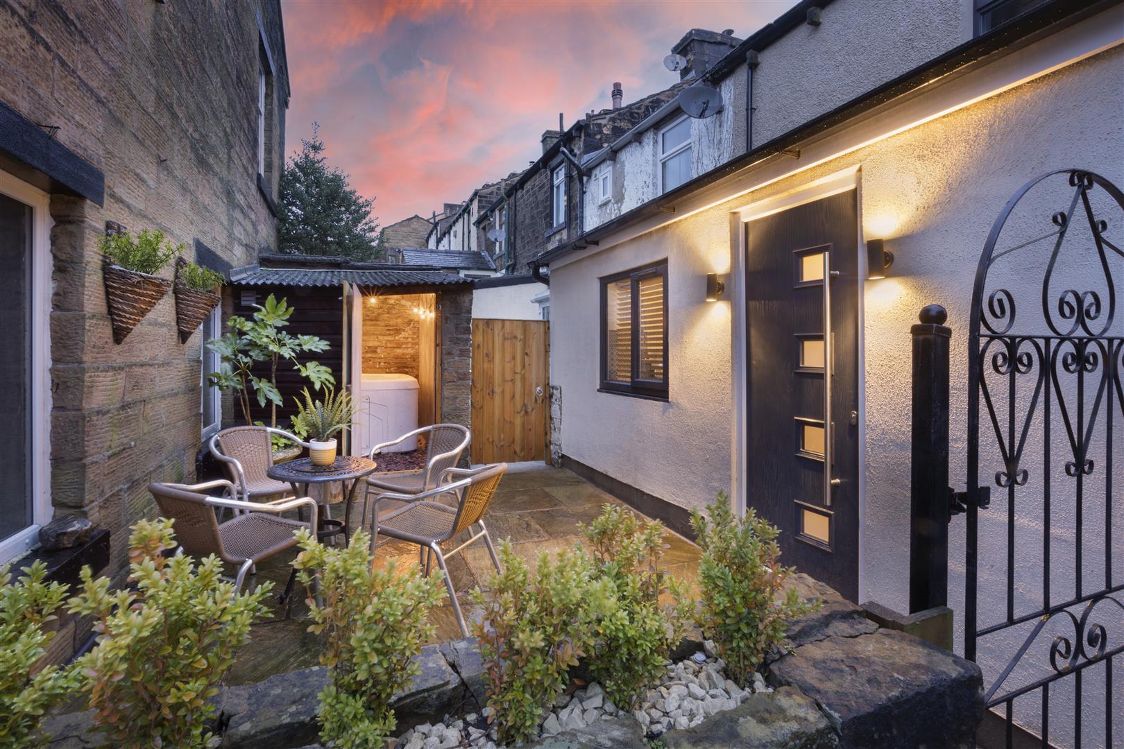2 bedroom Cottage For Sale
