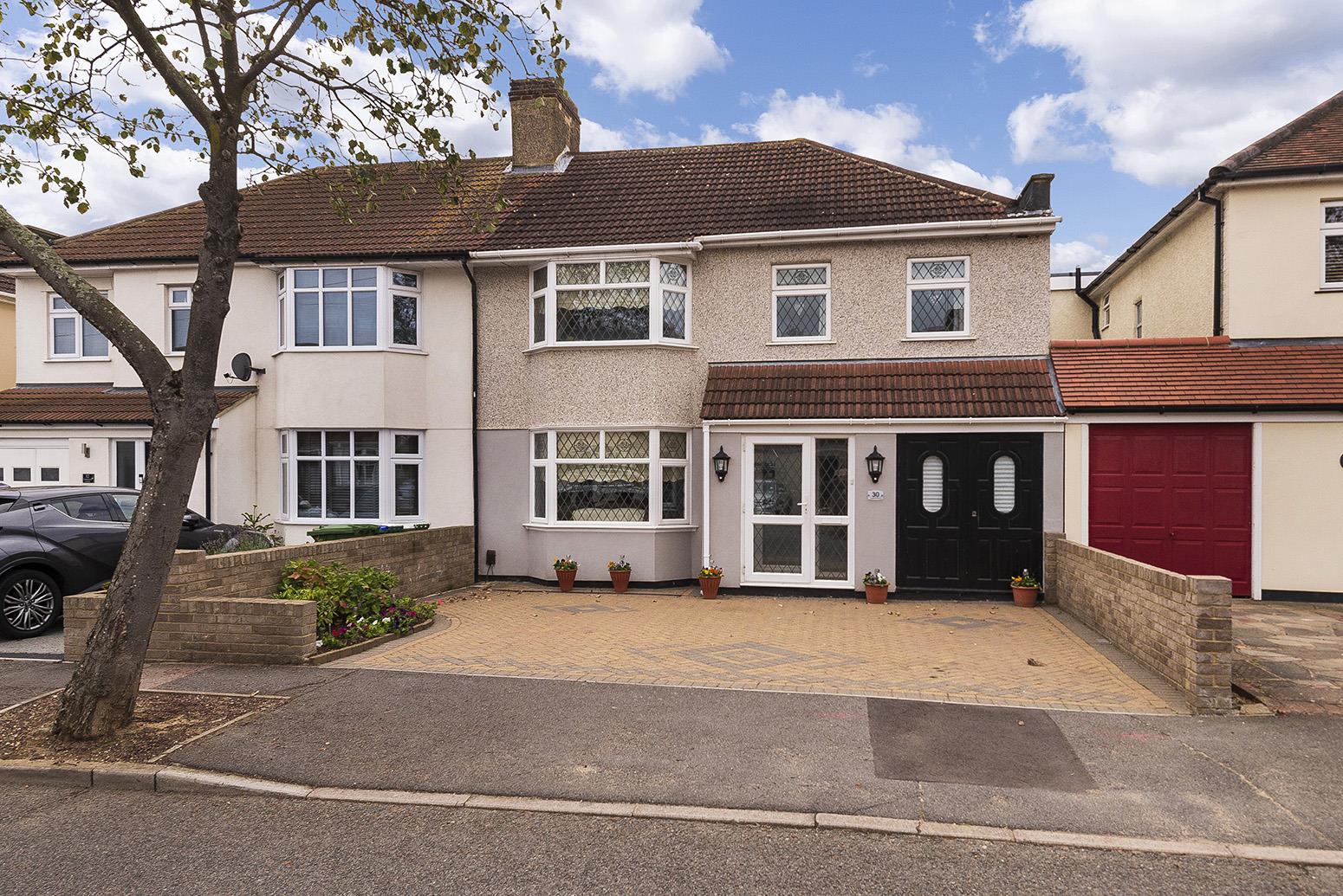 4 bedroom Semi-Detached House SSTC