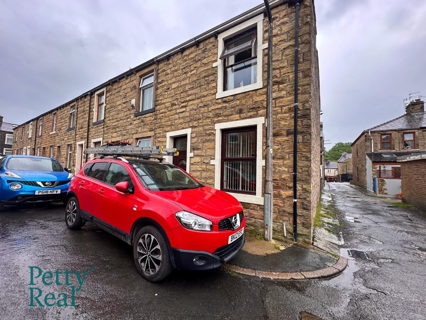 2 bedroom Terraced For Sale