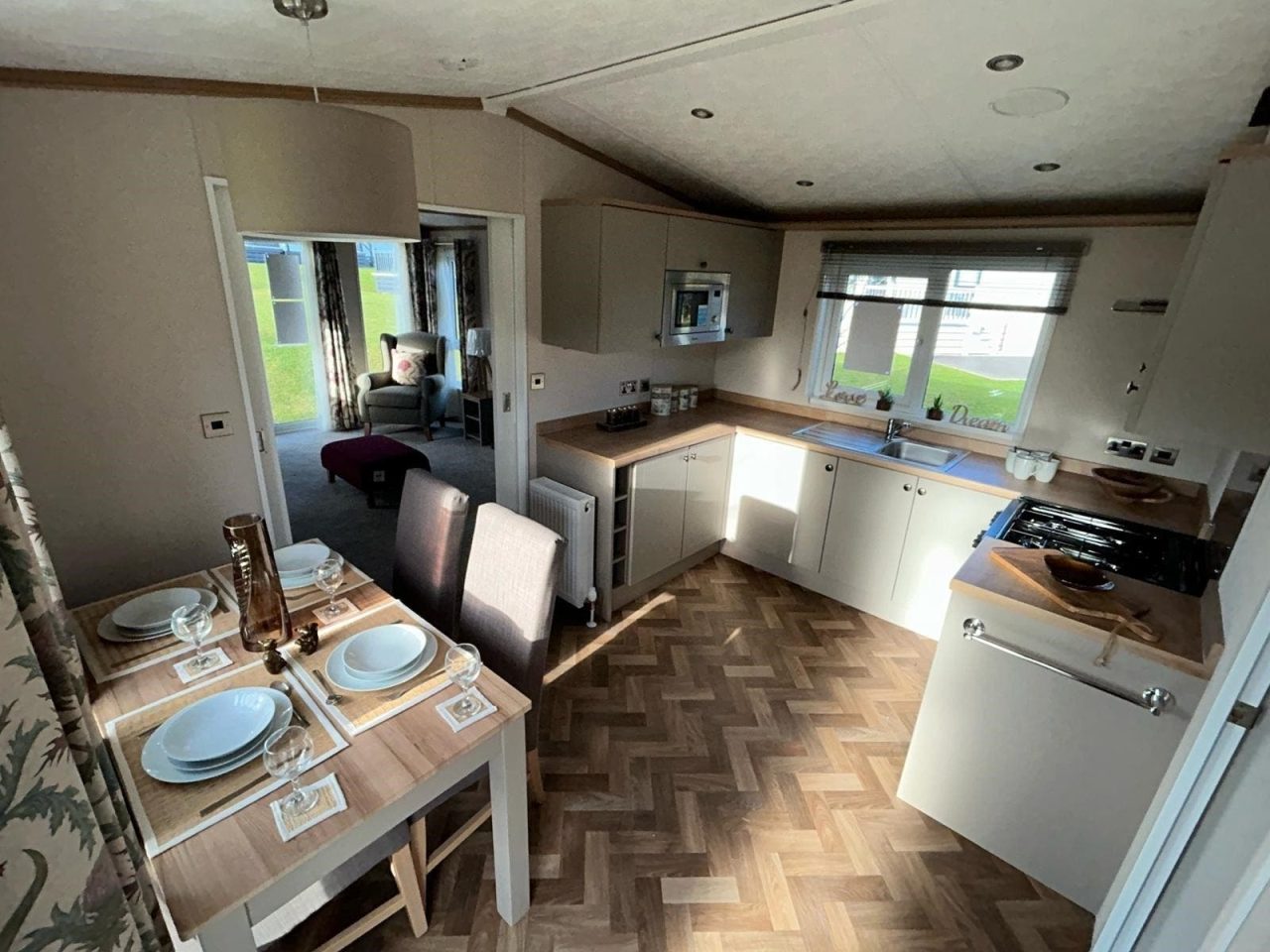 2 bedroom Static Home For Sale