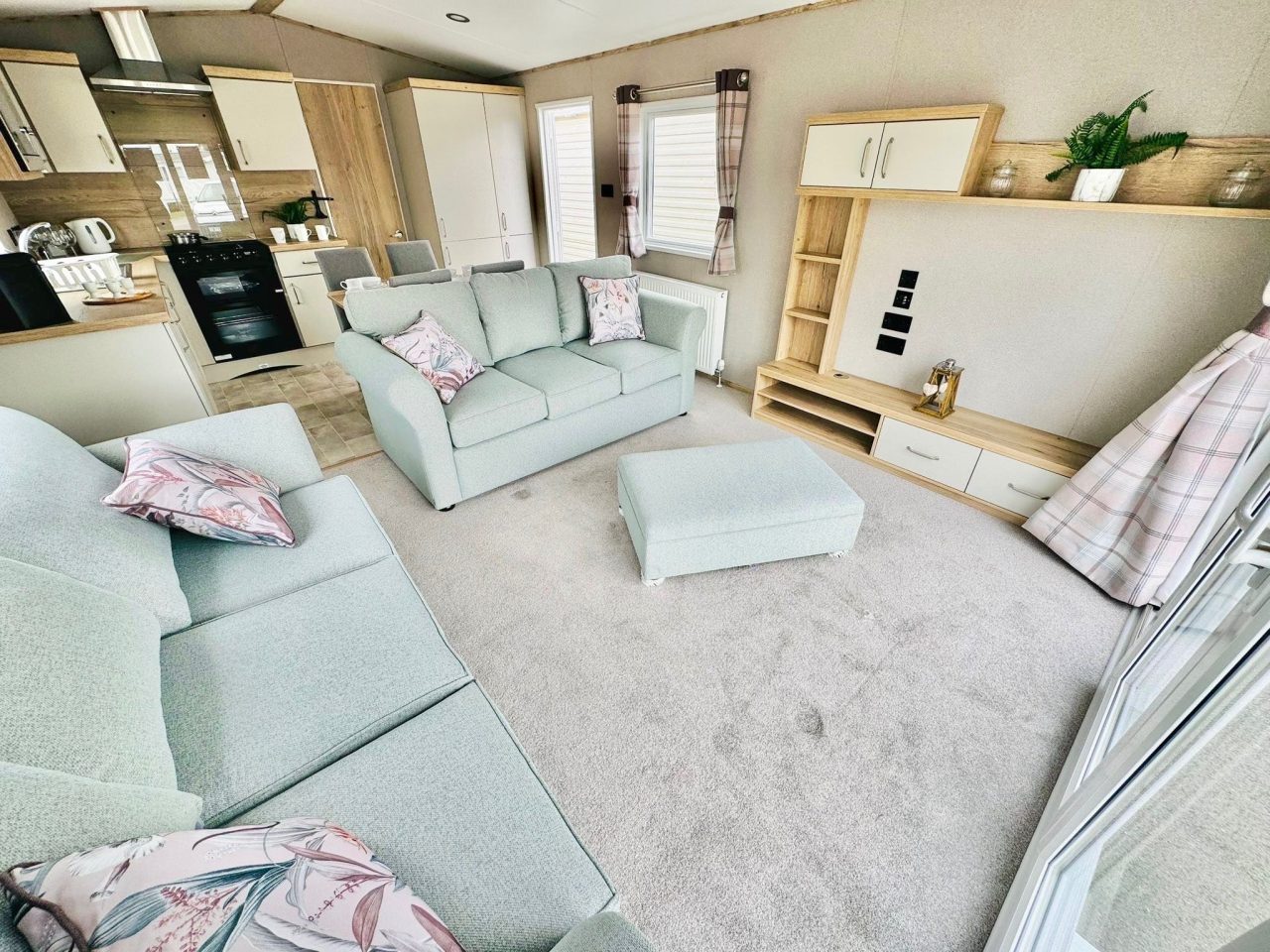 2 bedroom Static Home For Sale