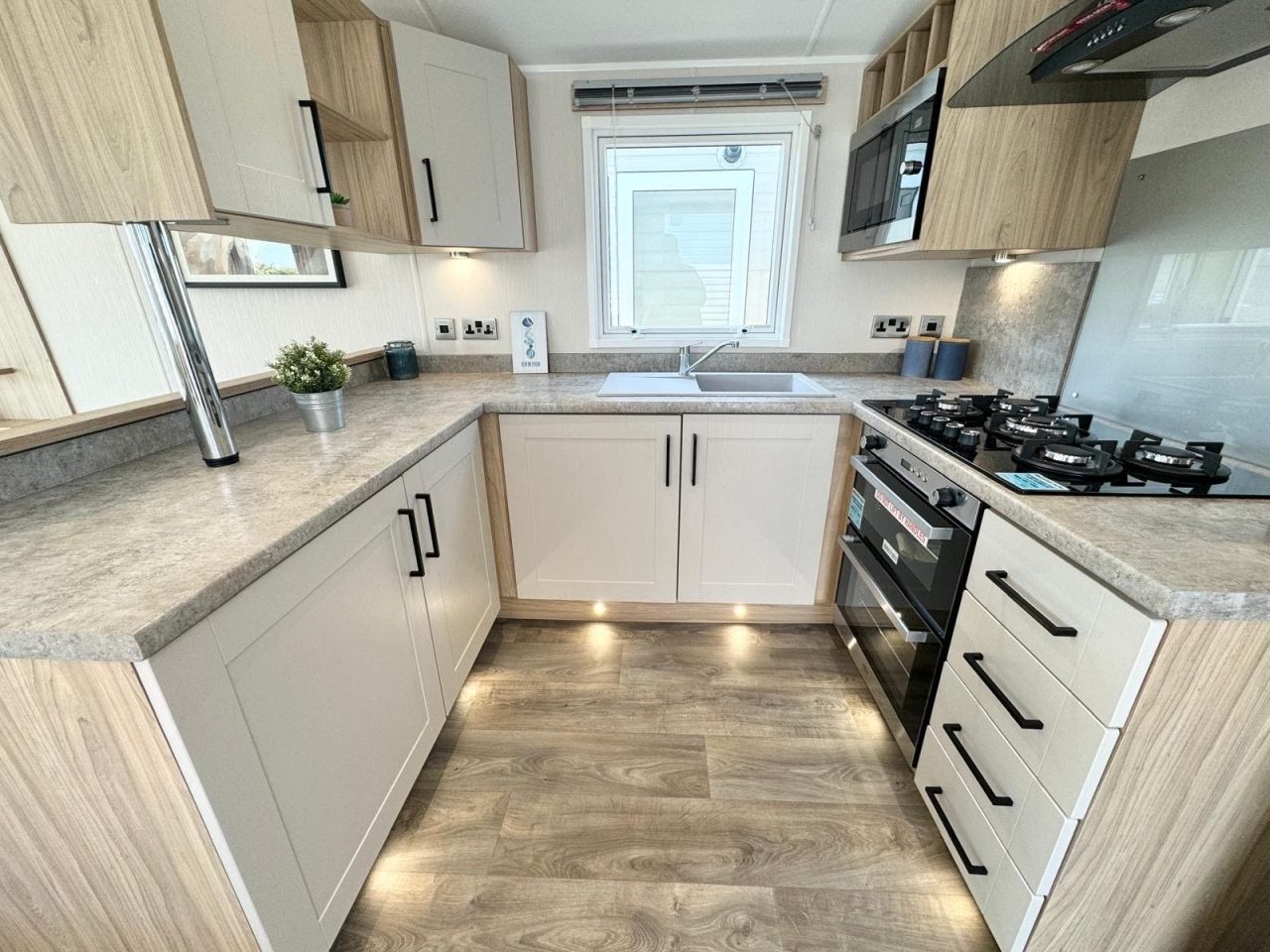 2 bedroom Static Home For Sale