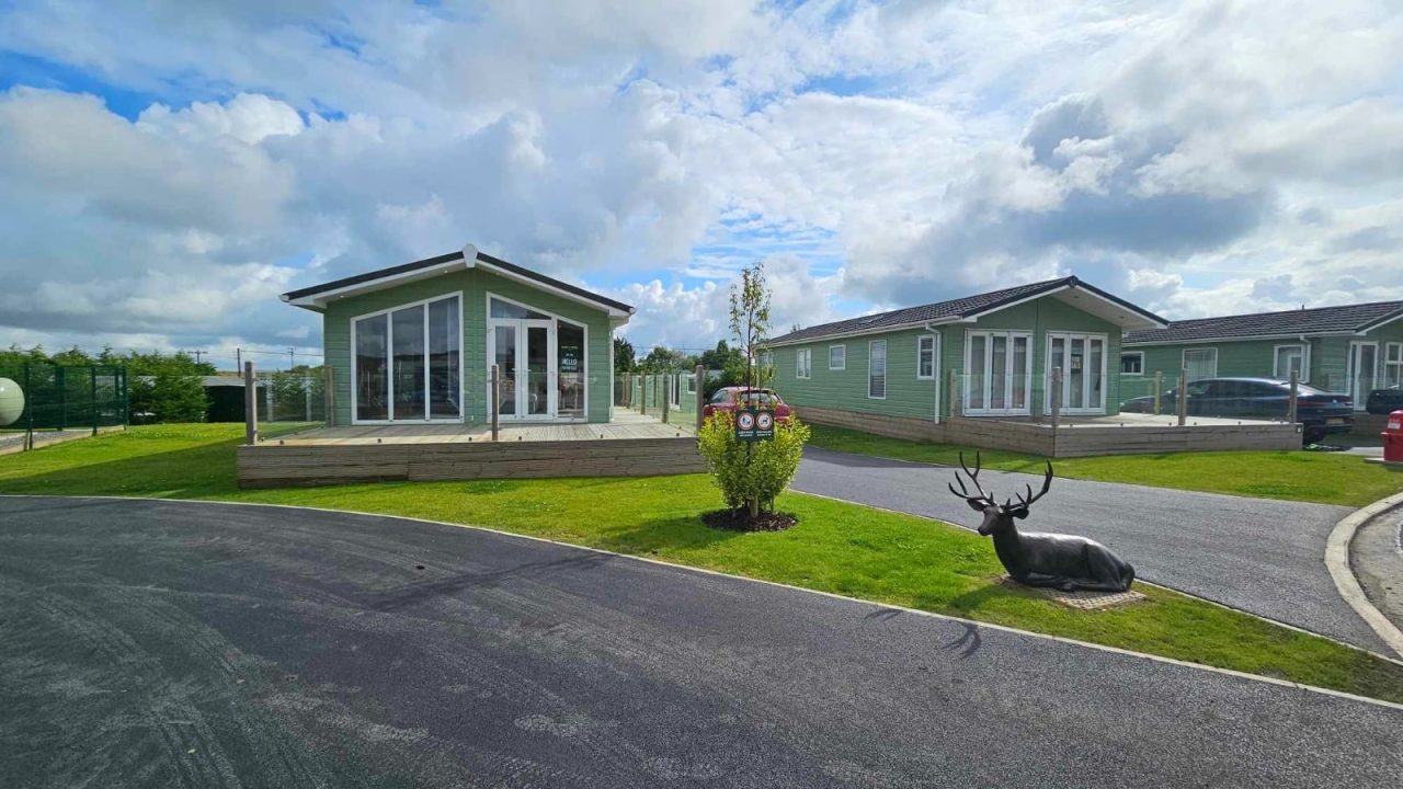 2 bedroom Lodge For Sale