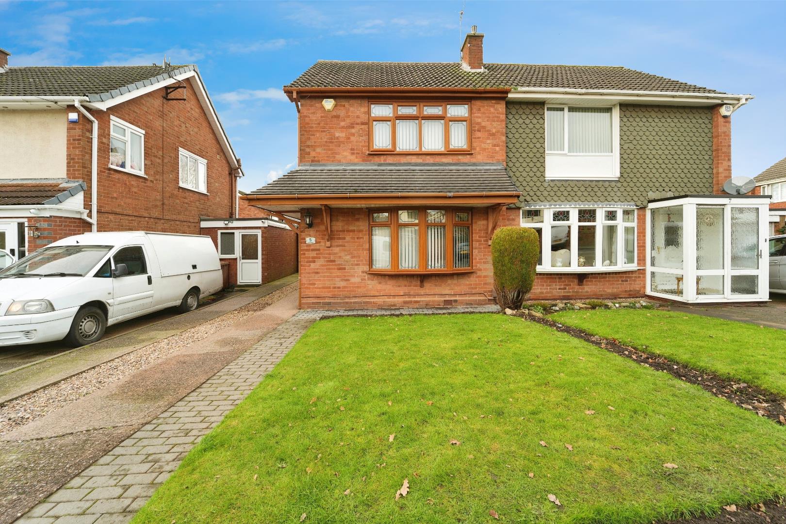 3 bedroom Semi-Detached House For Sale