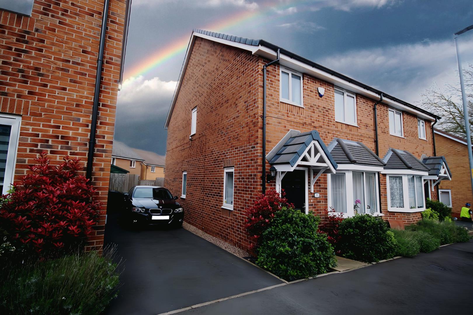 3 bedroom Semi-Detached House For Sale