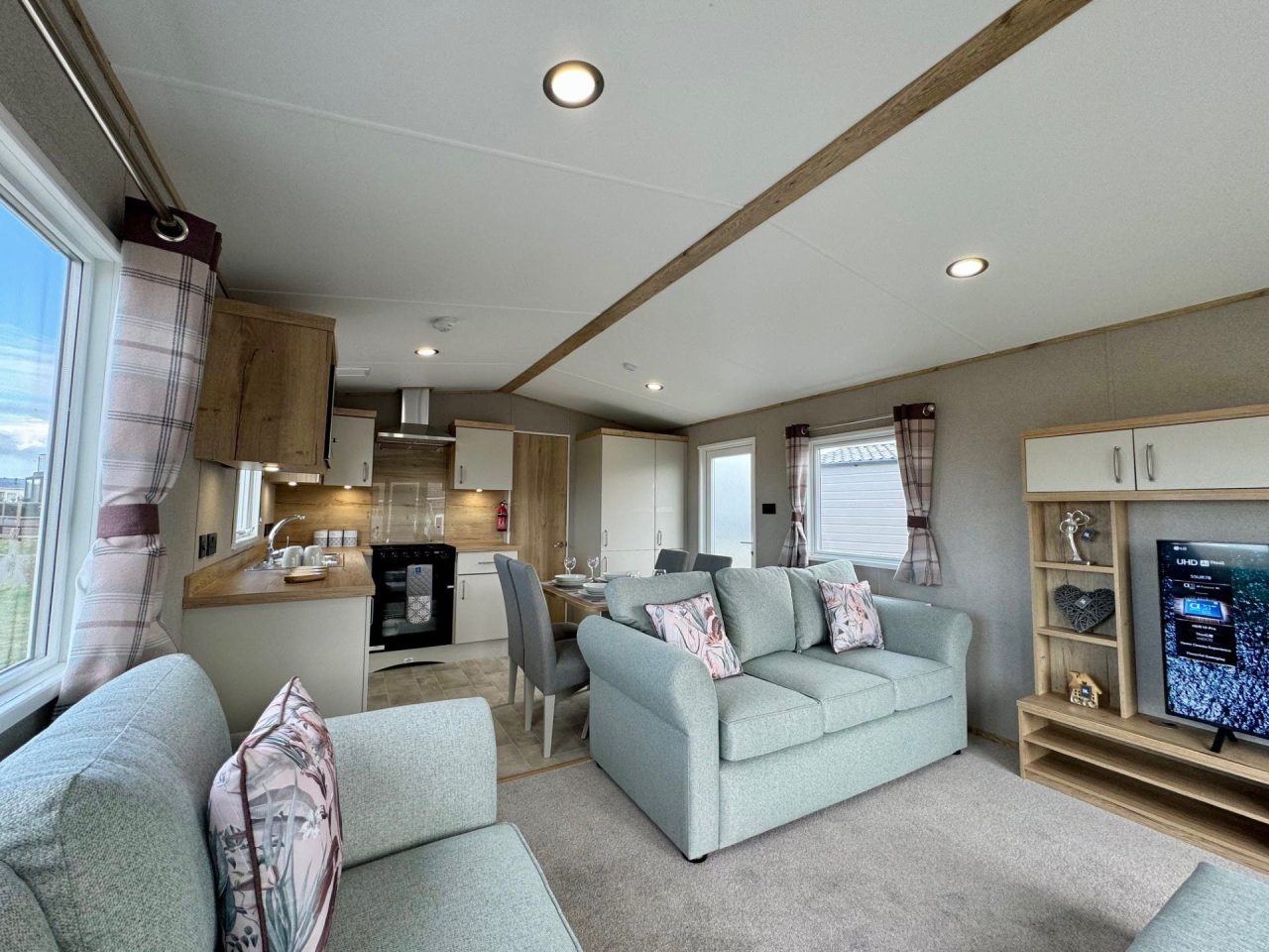 2 bedroom Static Home For Sale