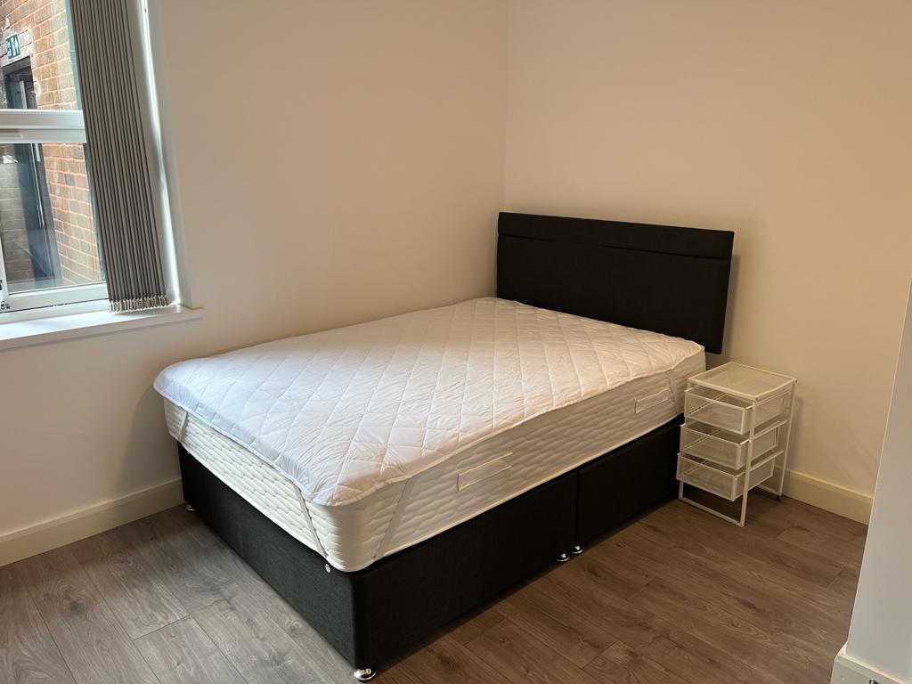 1 bedroom Apartment Let