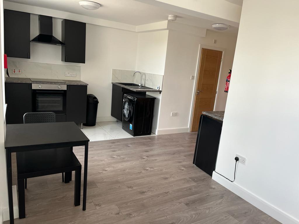 1 bedroom Apartment Let