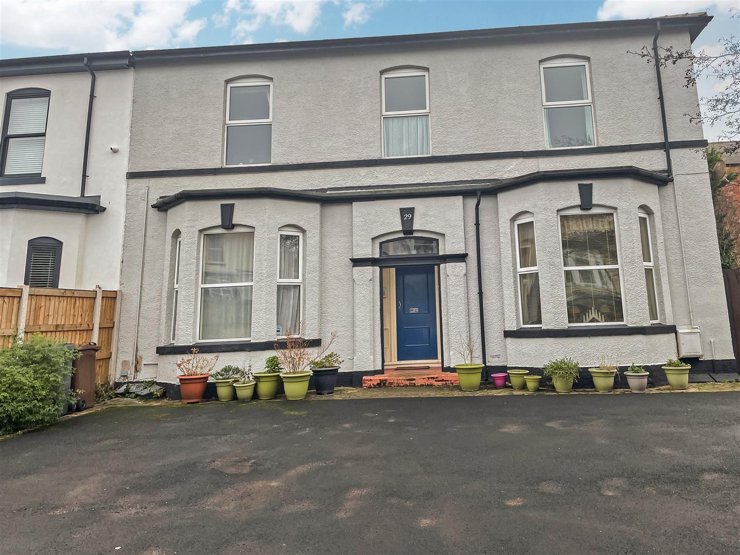 1 bedroom Apartment Let