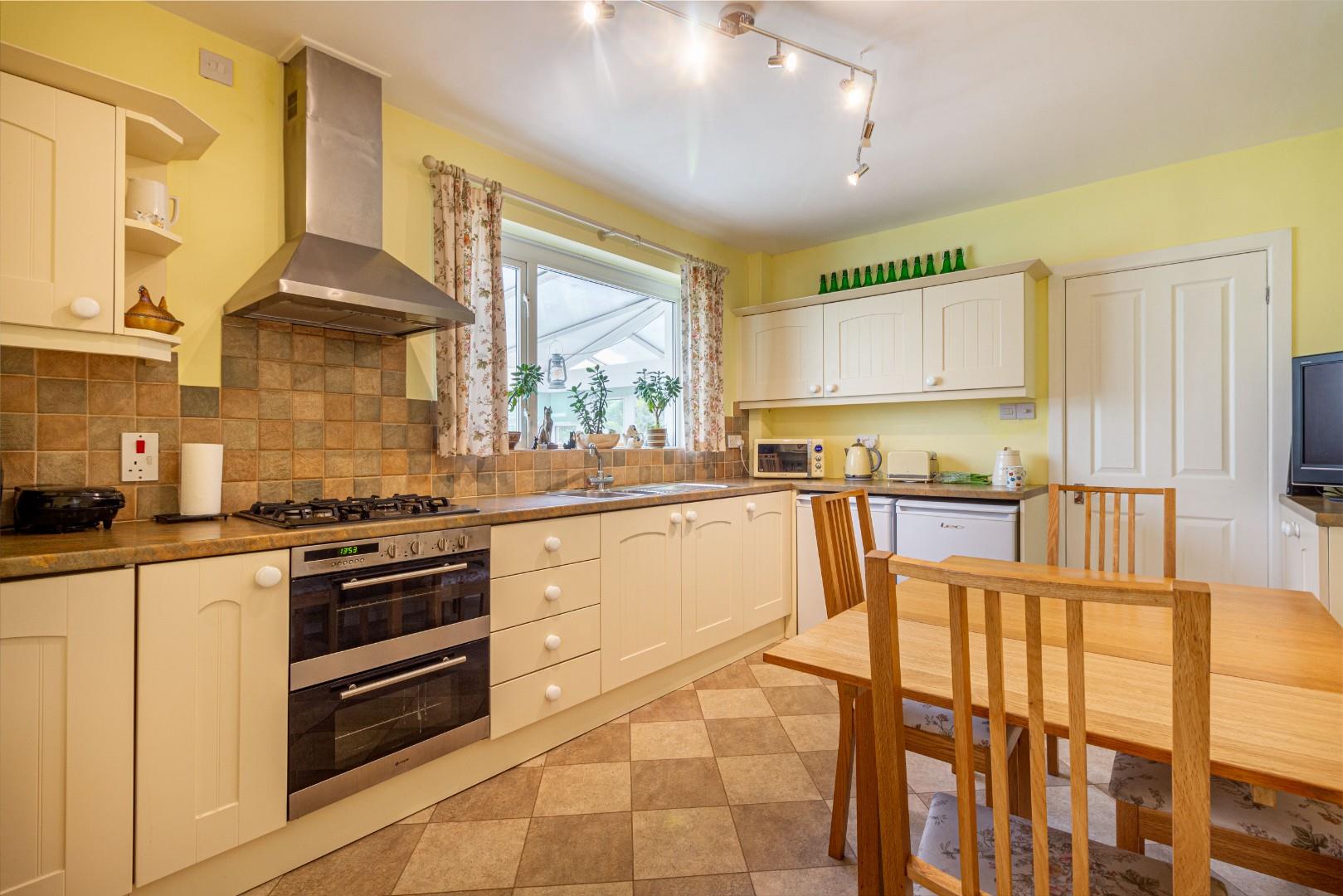 3 bedroom Detached house SSTC