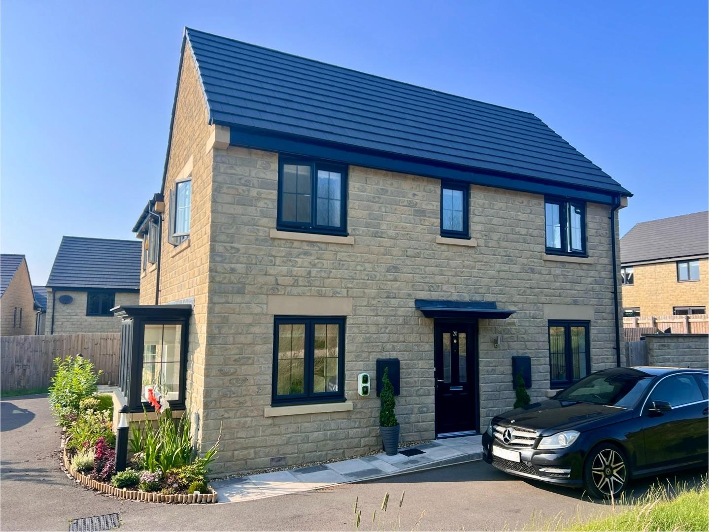 3 bedroom Semi-Detached For Sale