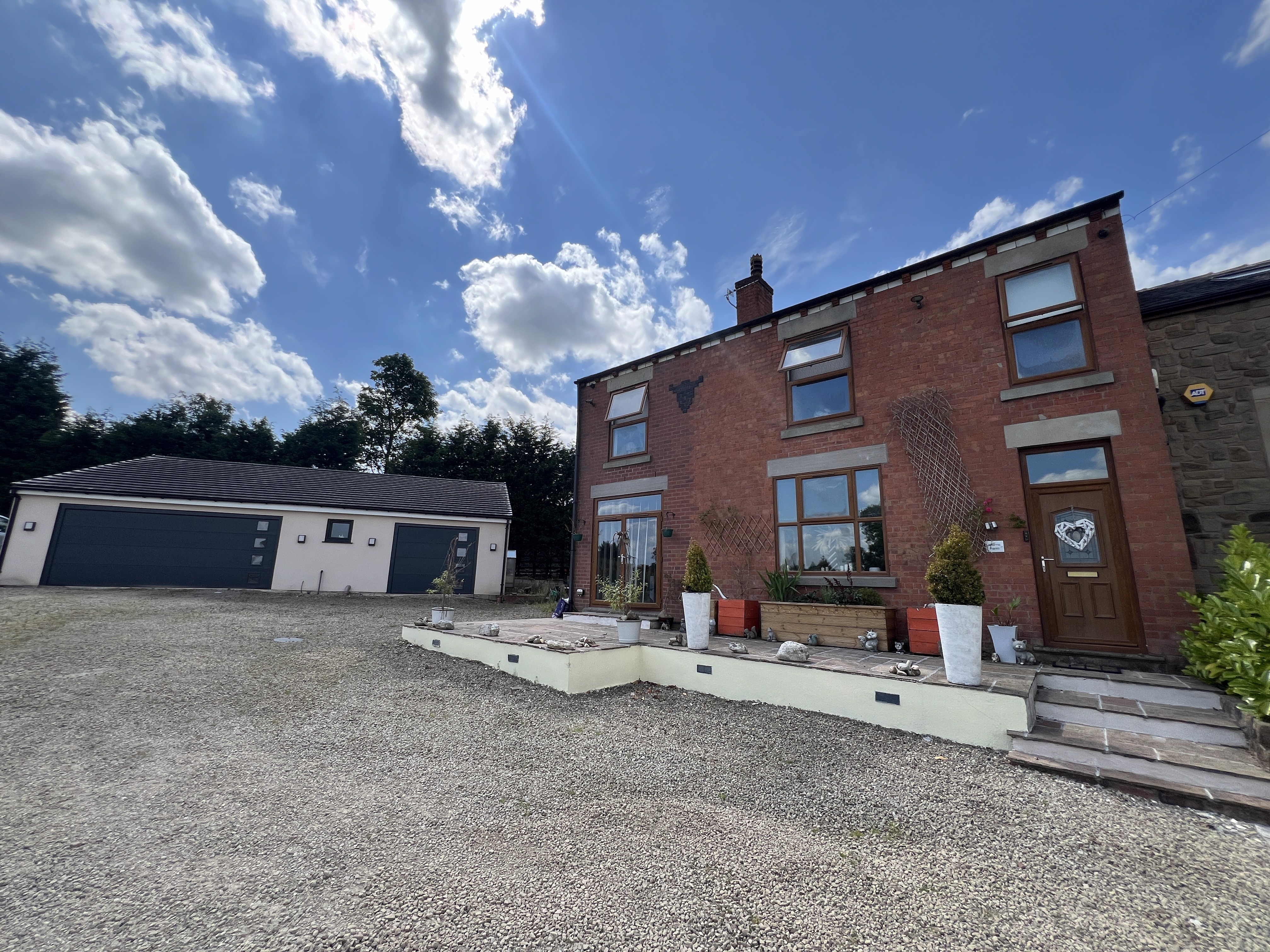 4 bedroom House For Sale