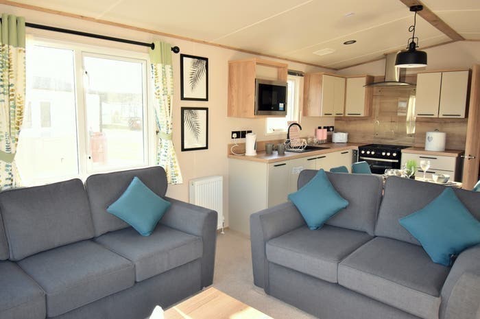 2 bedroom Static Home For Sale