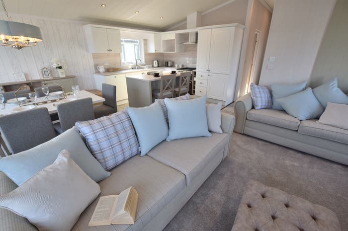 2 bedroom Lodge For Sale