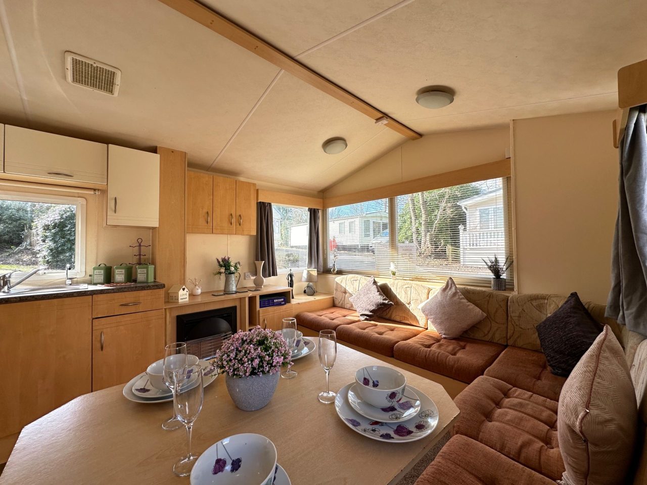 2 bedroom Static Home For Sale