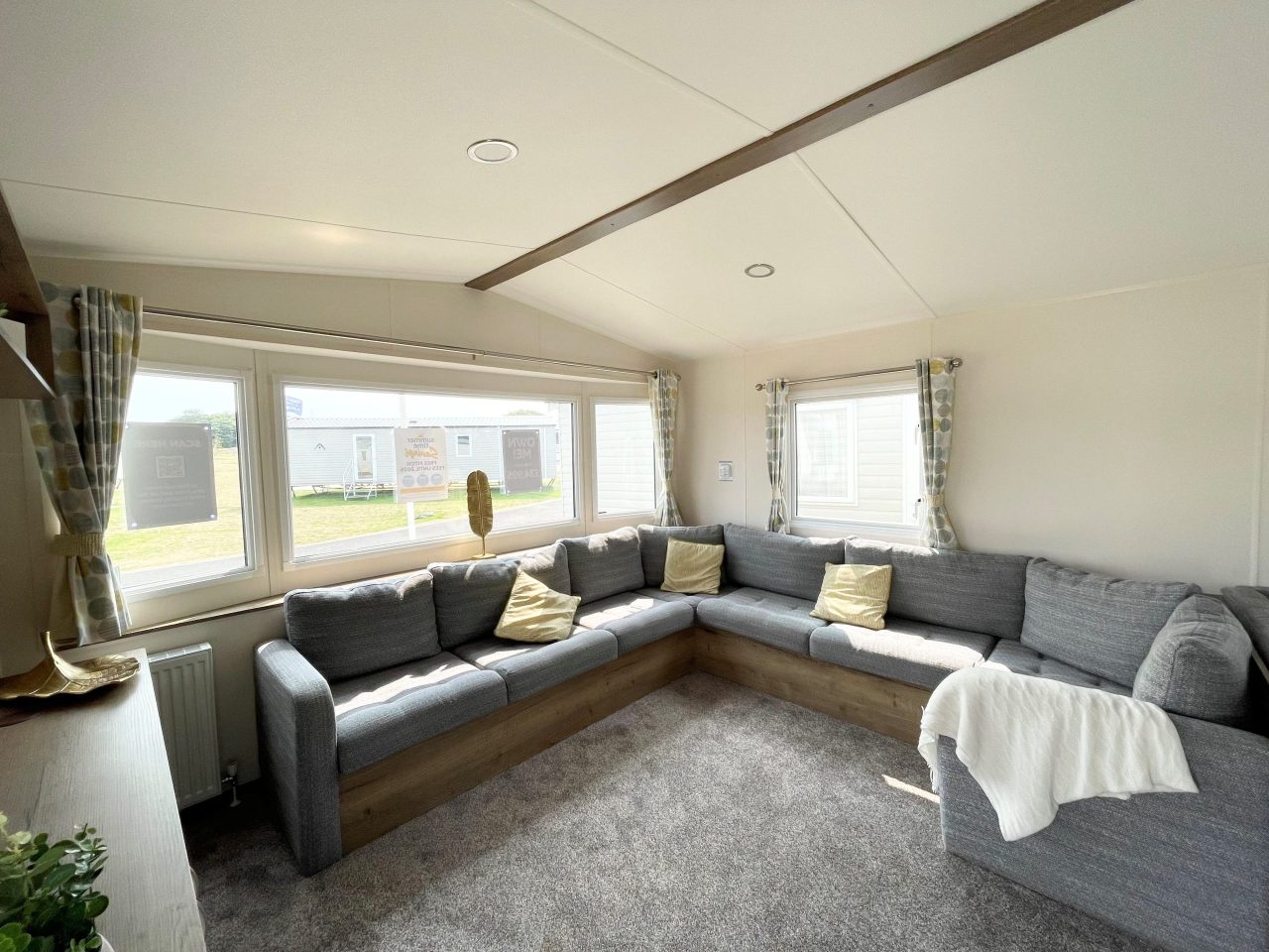 2 bedroom Static Home For Sale