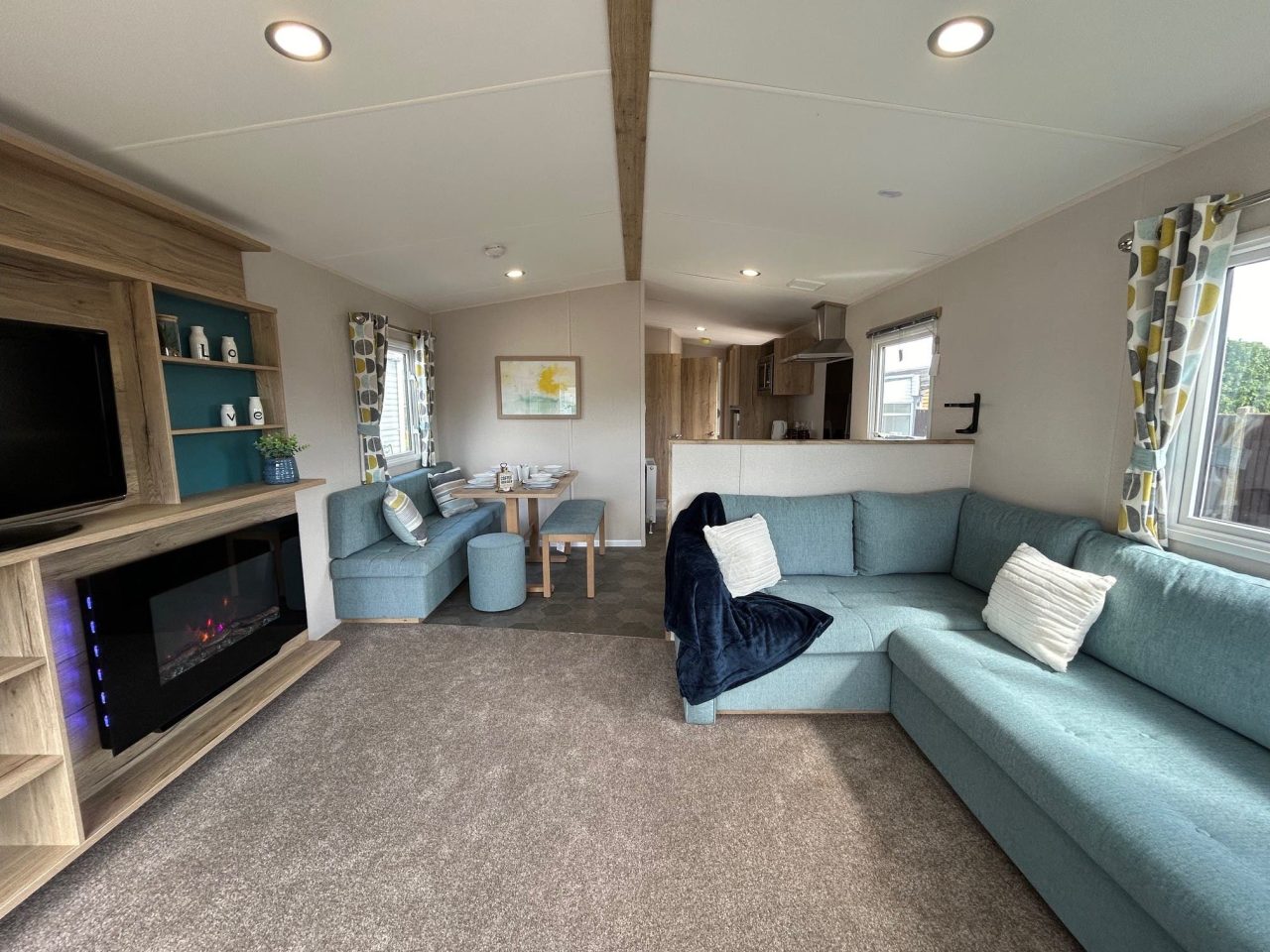 2 bedroom Static Home For Sale