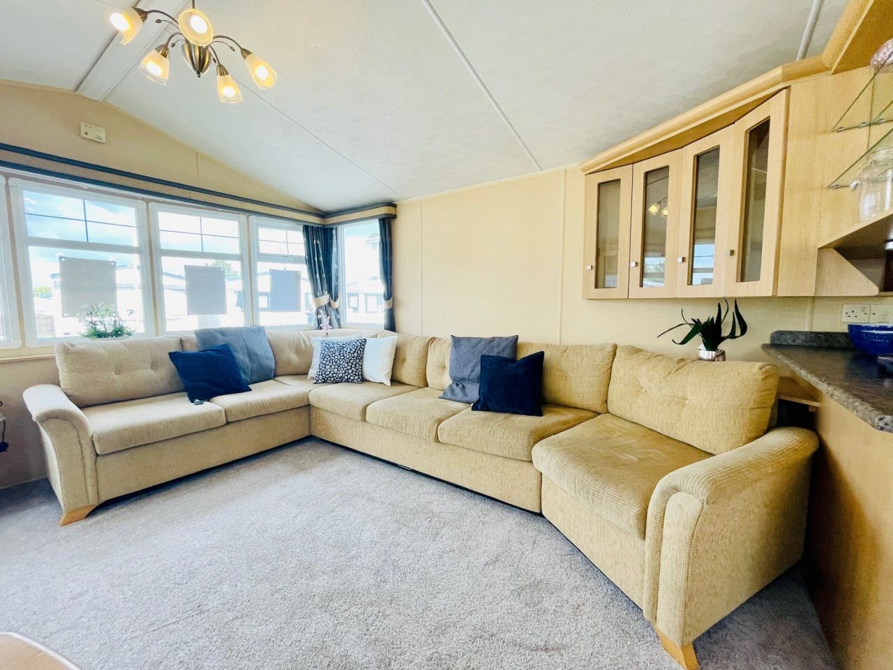 2 bedroom Static Home For Sale