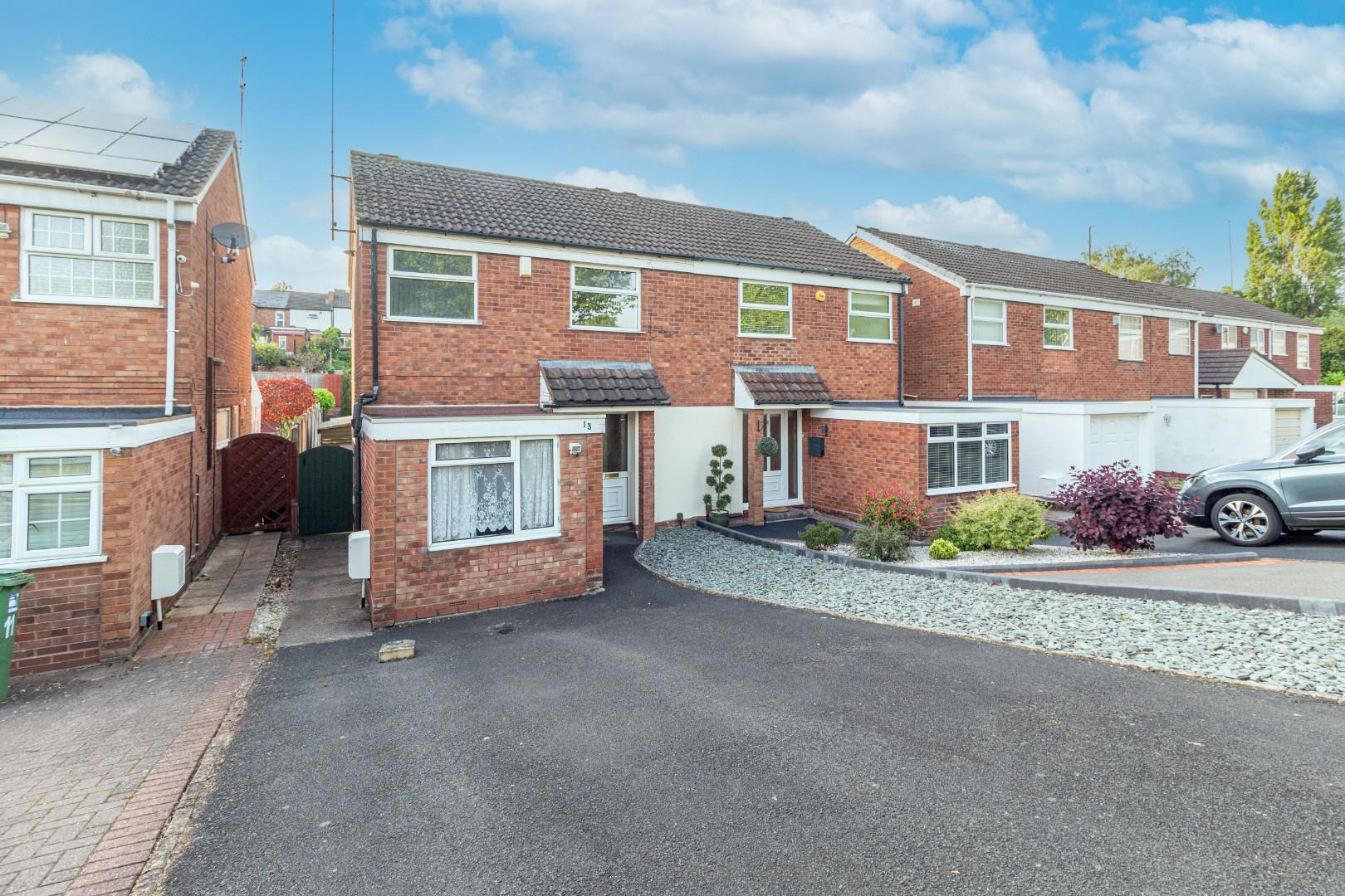 3 bedroom Semi-Detached House For Sale