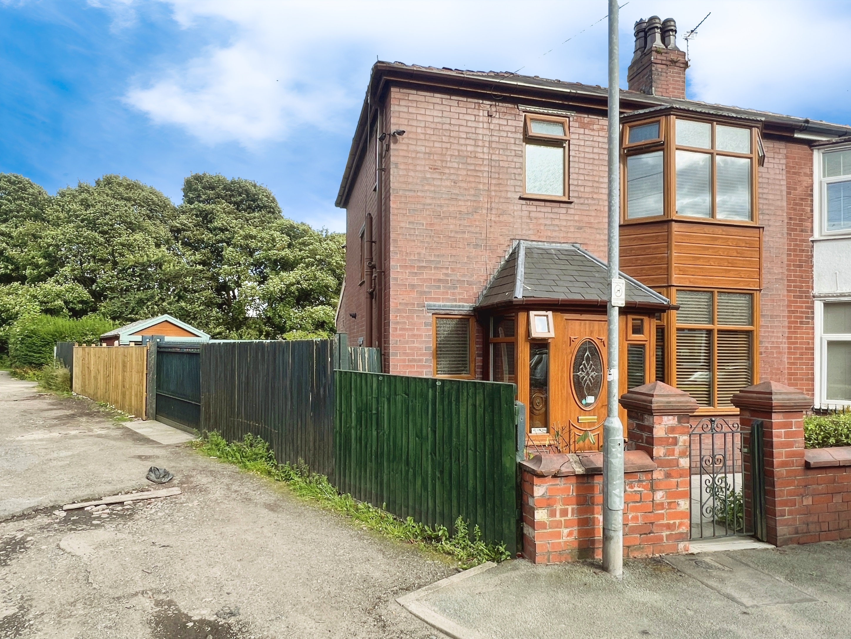 3 bedroom House For Sale