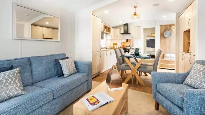 2 bedroom Static Home For Sale
