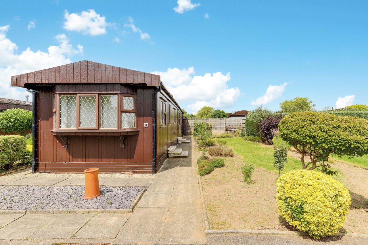 2 bedroom Property For Sale