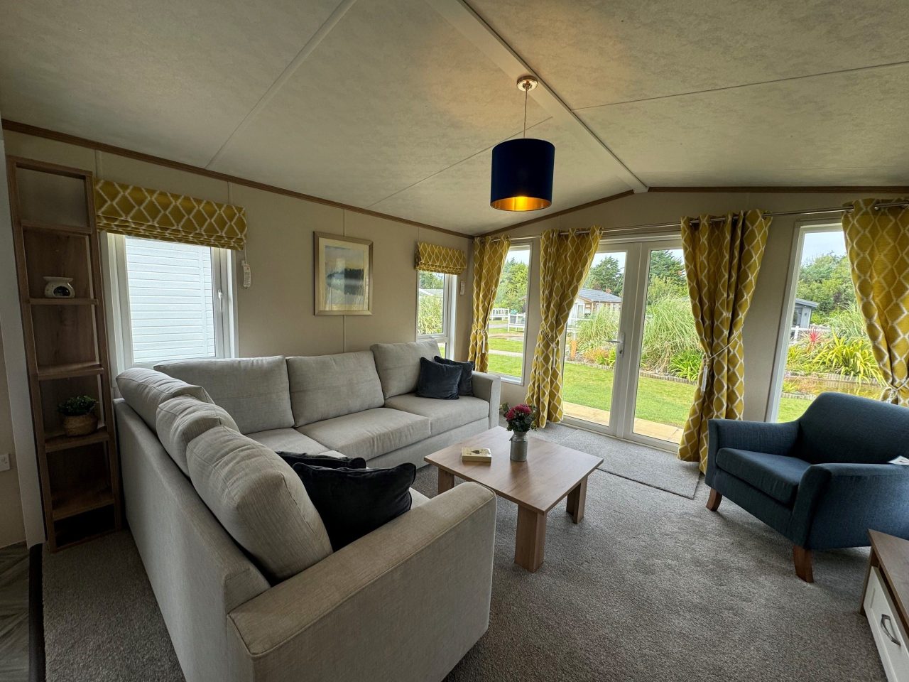 2 bedroom Static Home For Sale