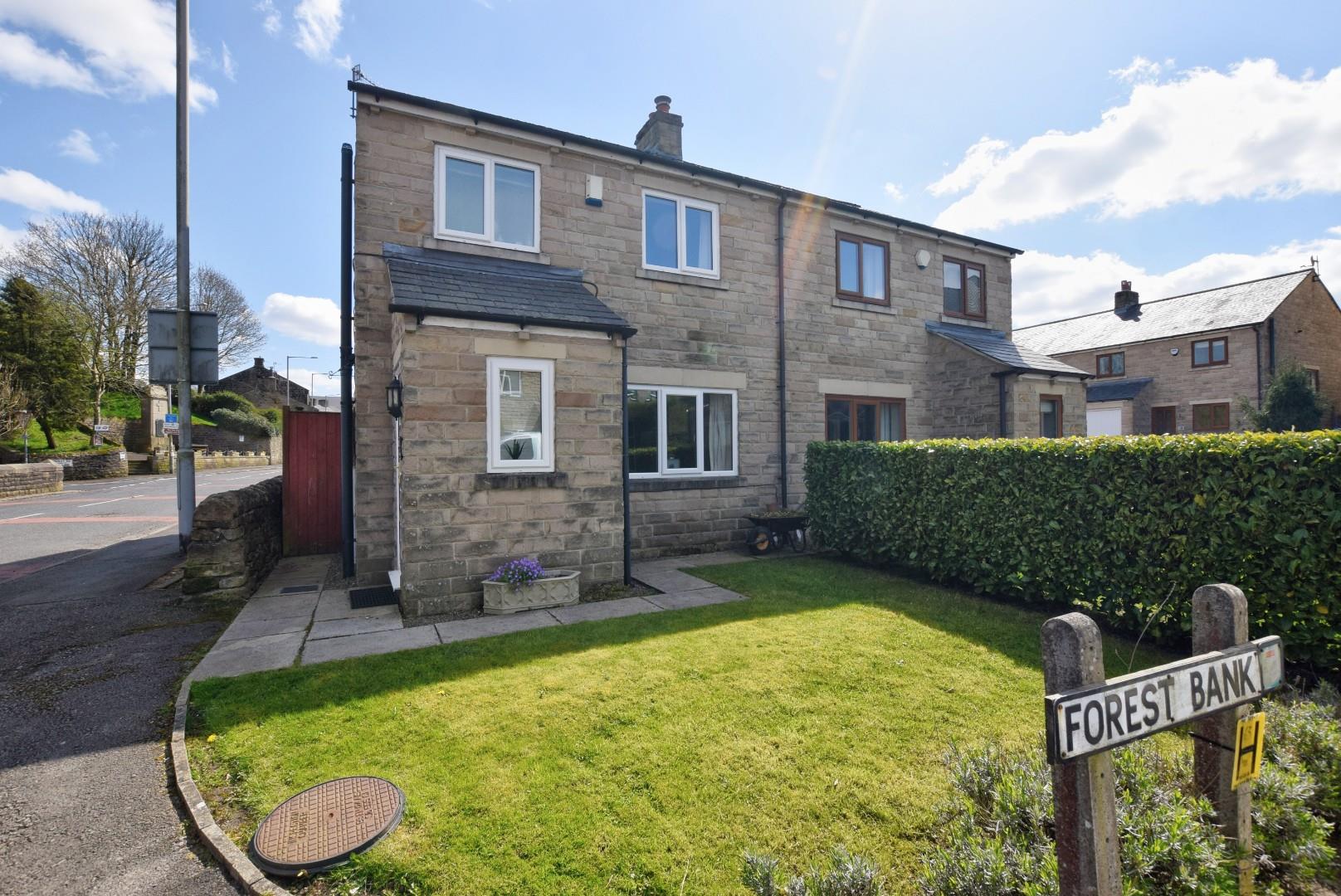 3 bedroom Semi-Detached For Sale