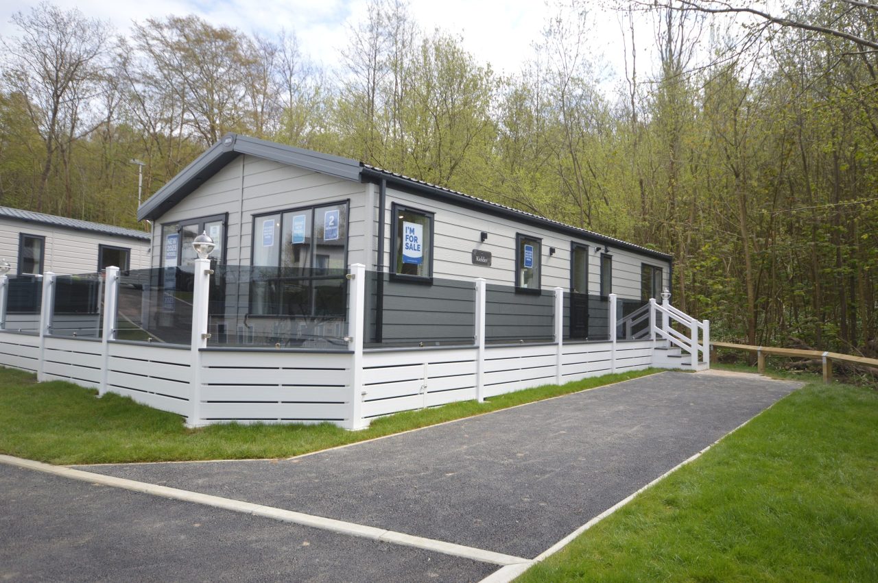 2 bedroom Lodge For Sale