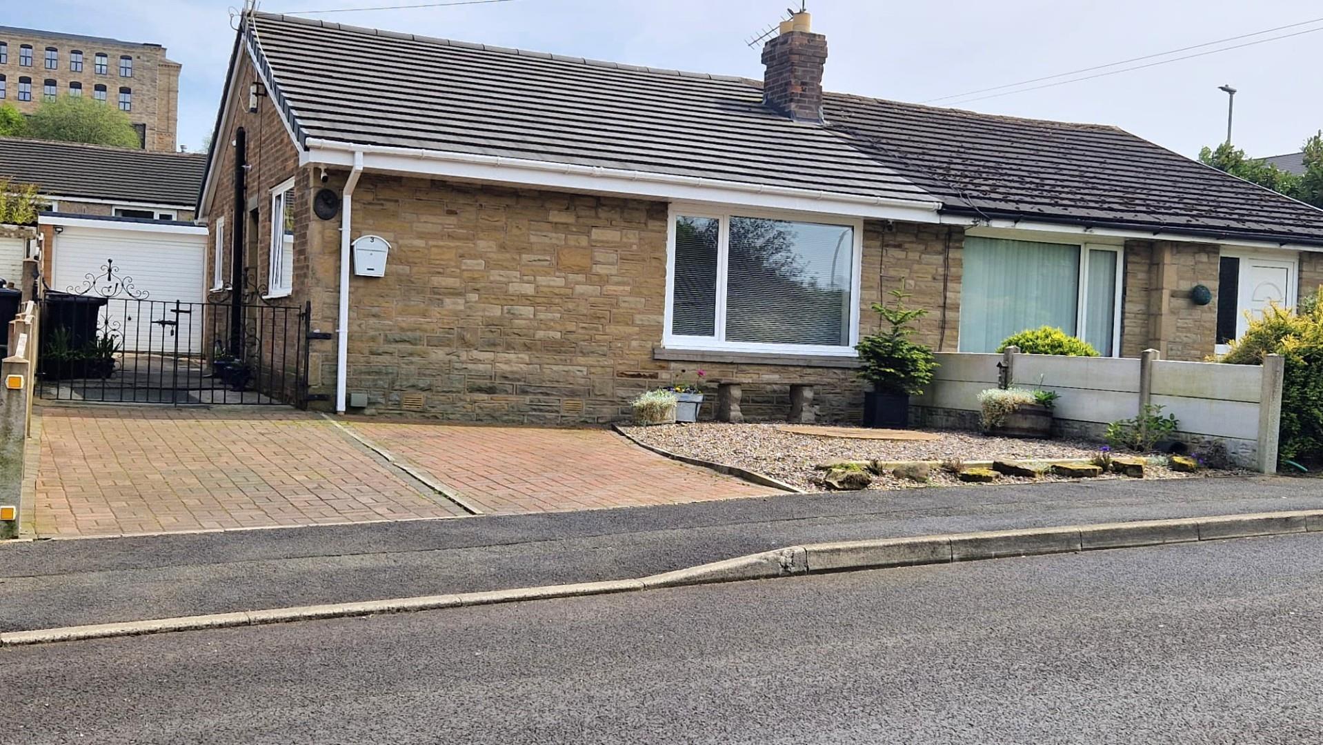 2 bedroom Semi Detached Under Offer