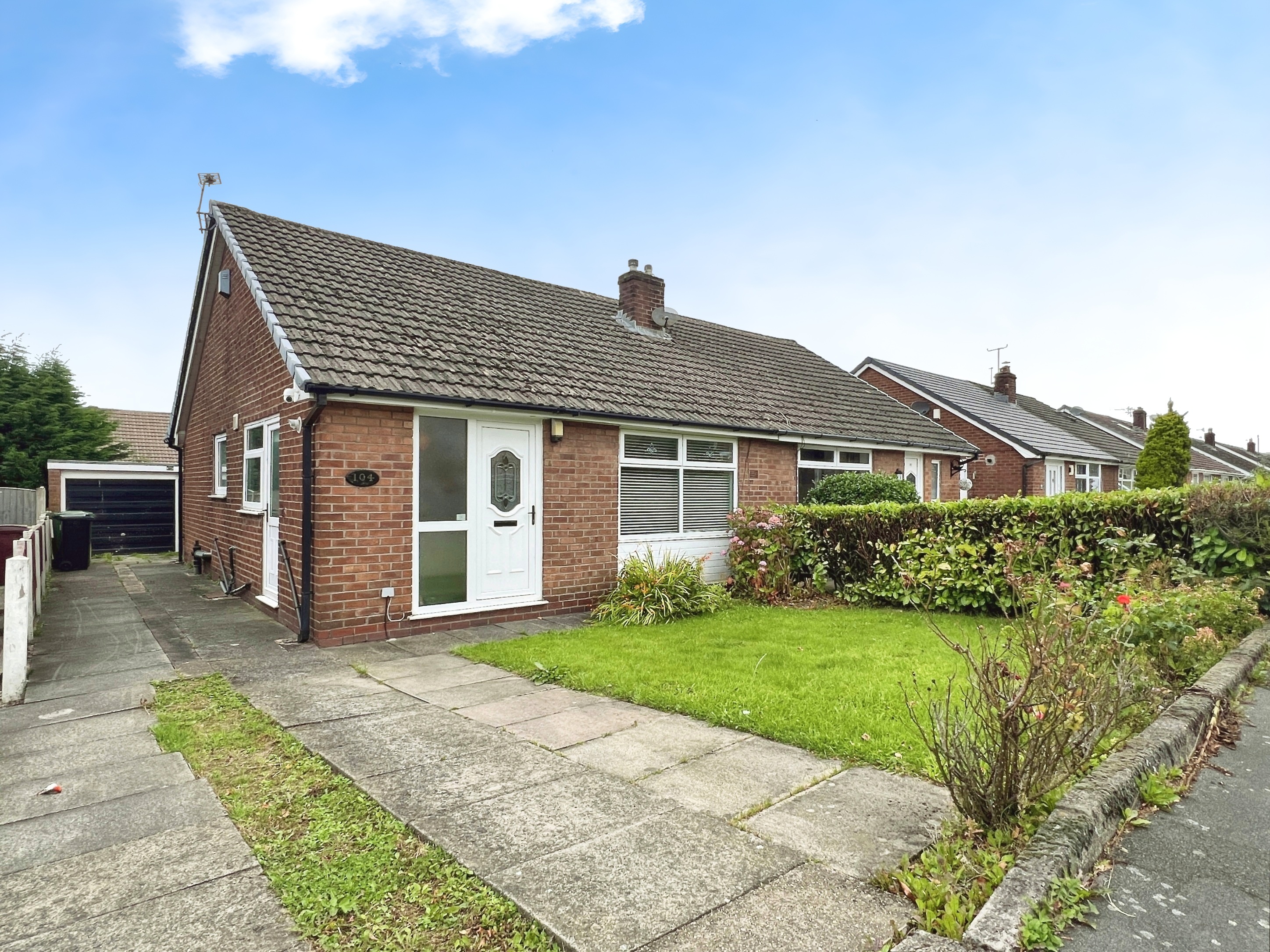 2 bedroom Bungalow For Sale
