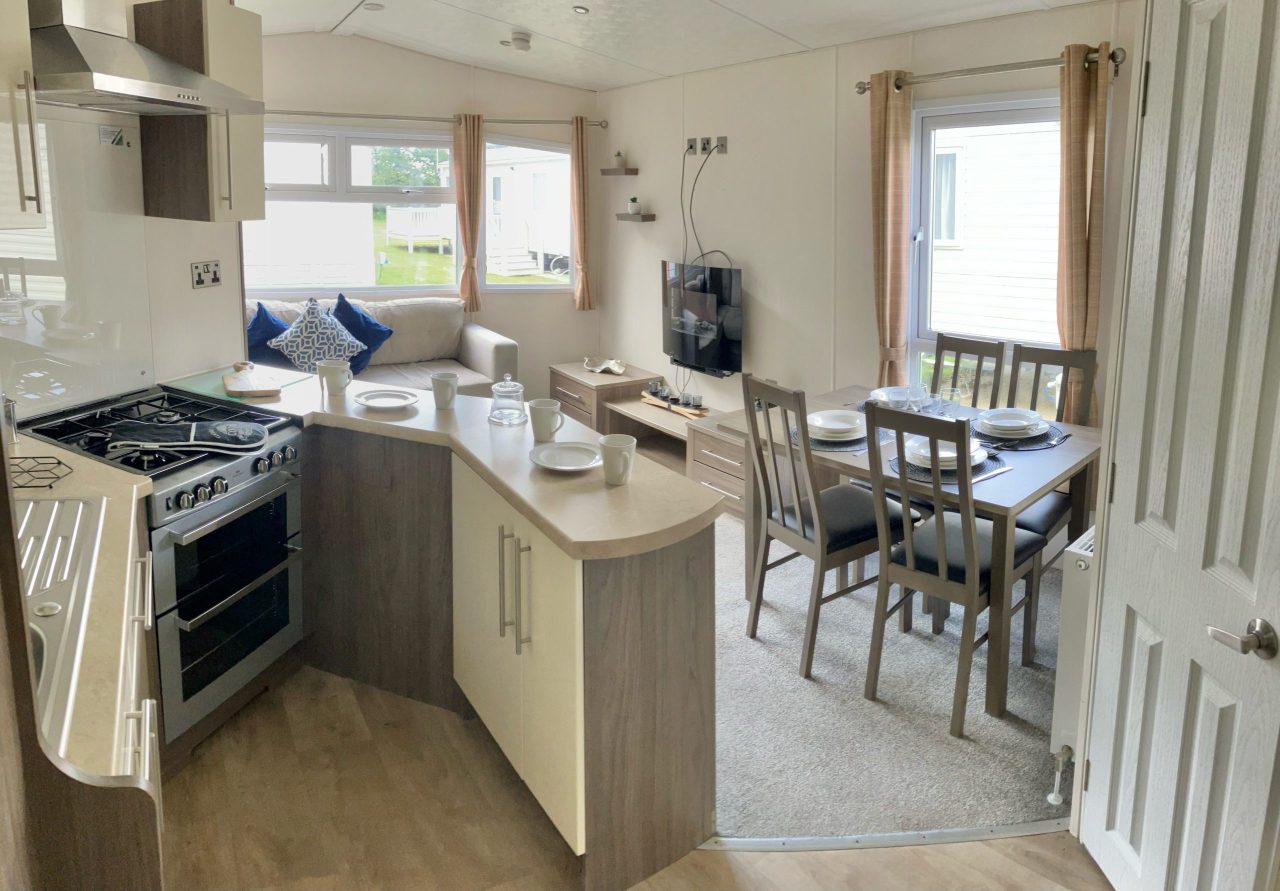2 bedroom Static Home For Sale