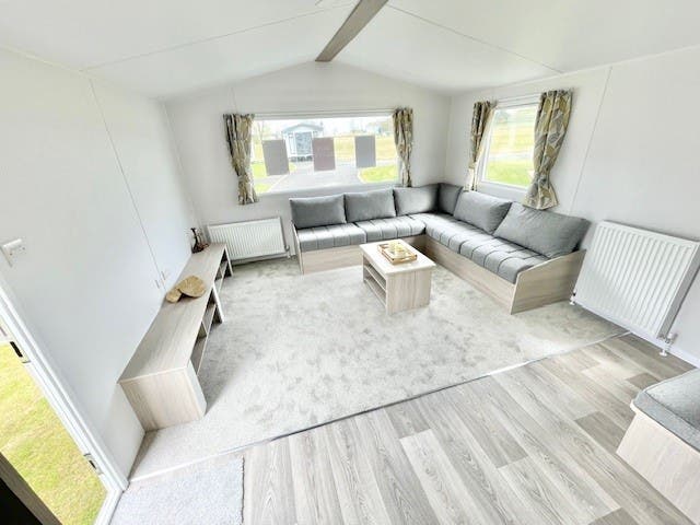 2 bedroom Static Home For Sale