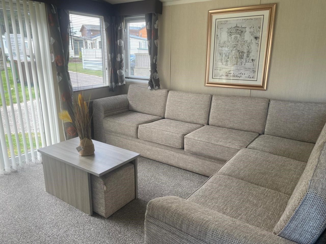 2 bedroom Static Home For Sale