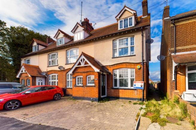 4 bedroom End of Terrace House For Sale