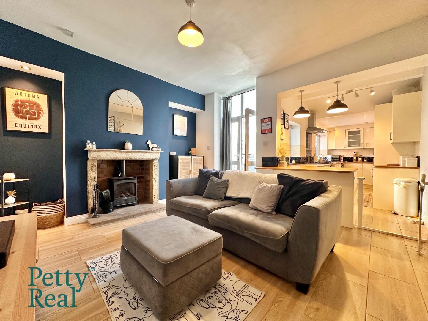 2 bedroom Terraced Under Offer
