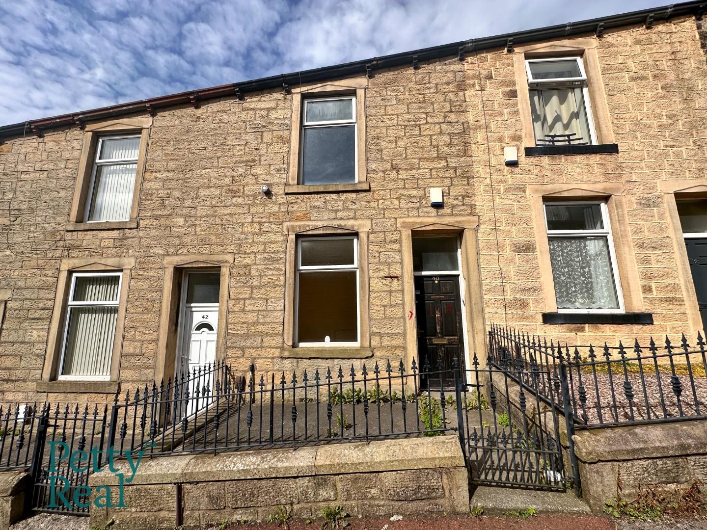 2 bedroom Terraced For Sale
