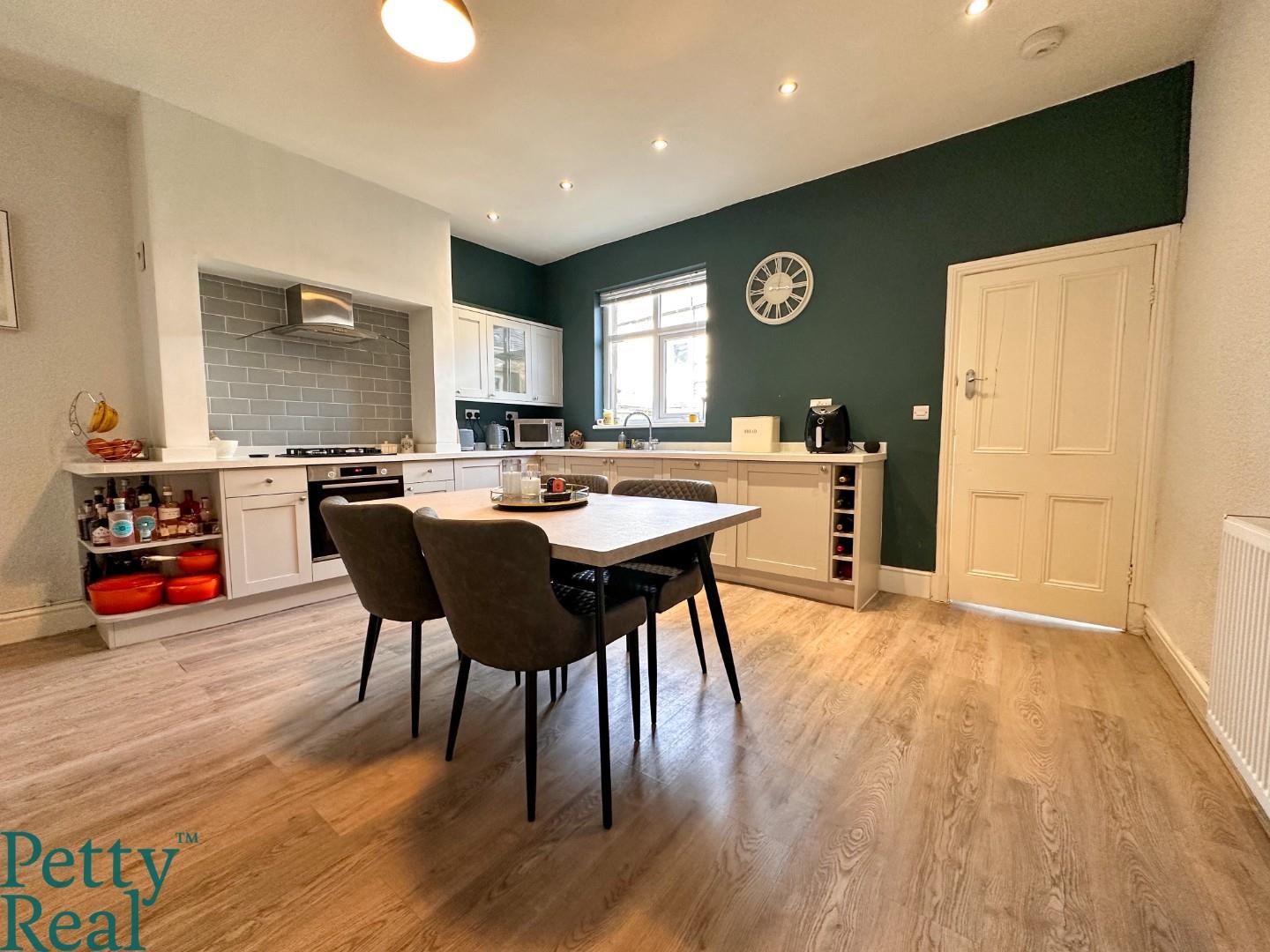 2 bedroom Terraced Under Offer