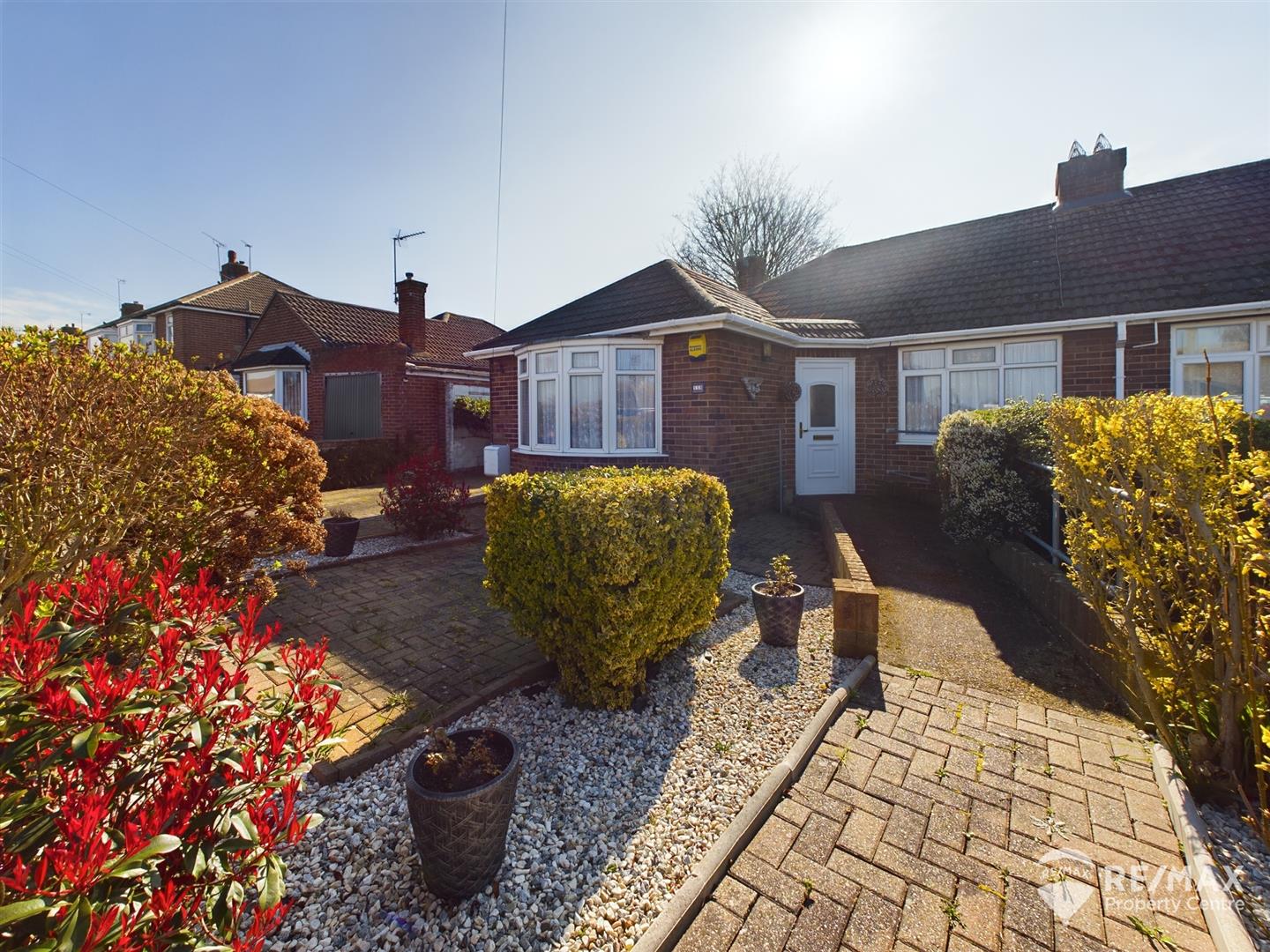 2 bedroom Semi-Detached House SSTC