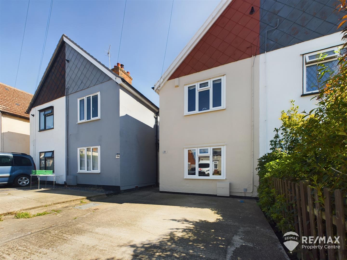 2 bedroom Semi-Detached House For Sale