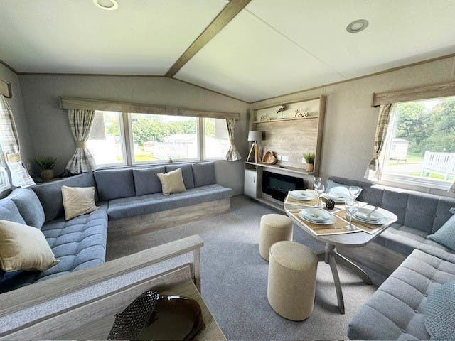 2 bedroom Static Home For Sale