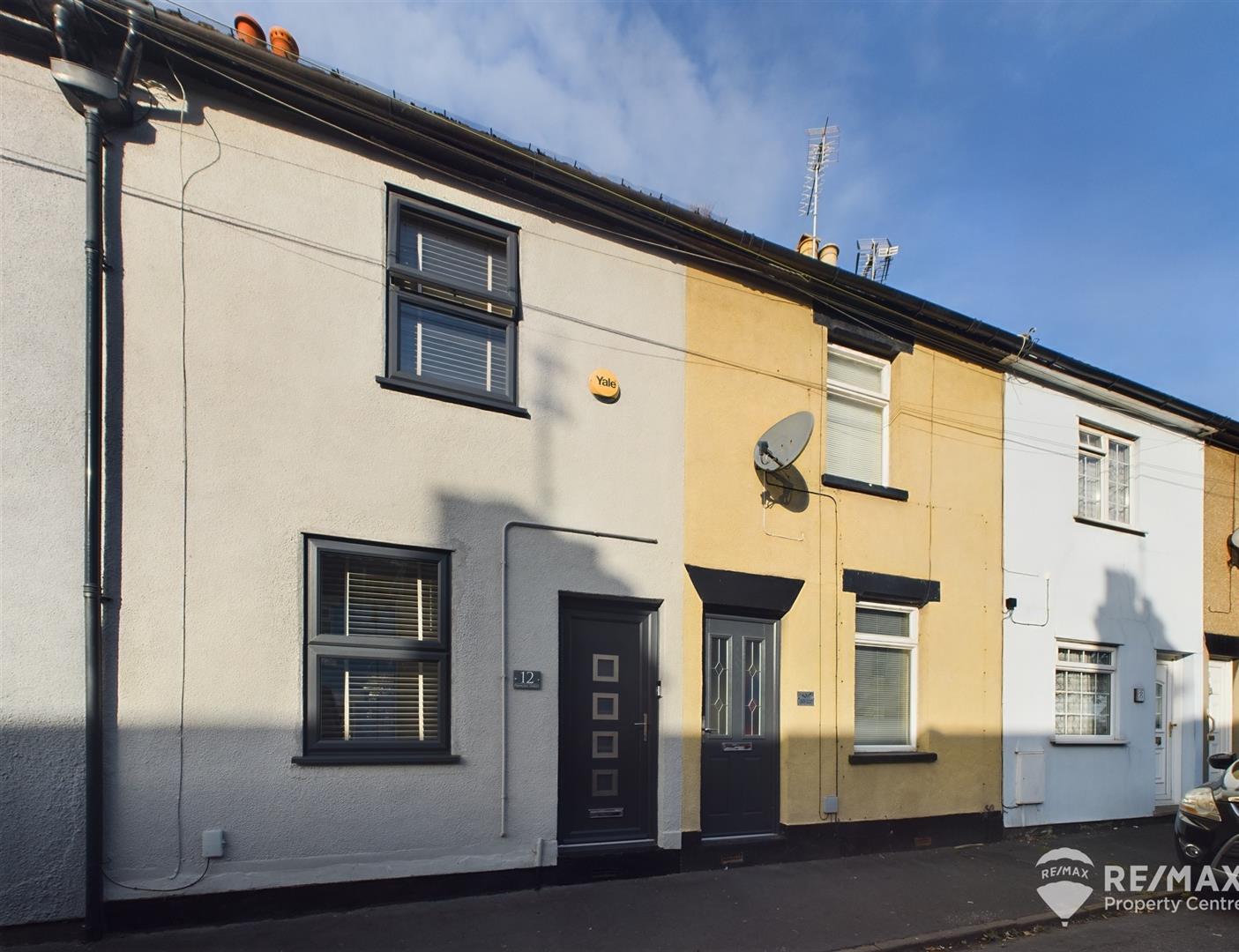 2 bedroom Terraced House SSTC