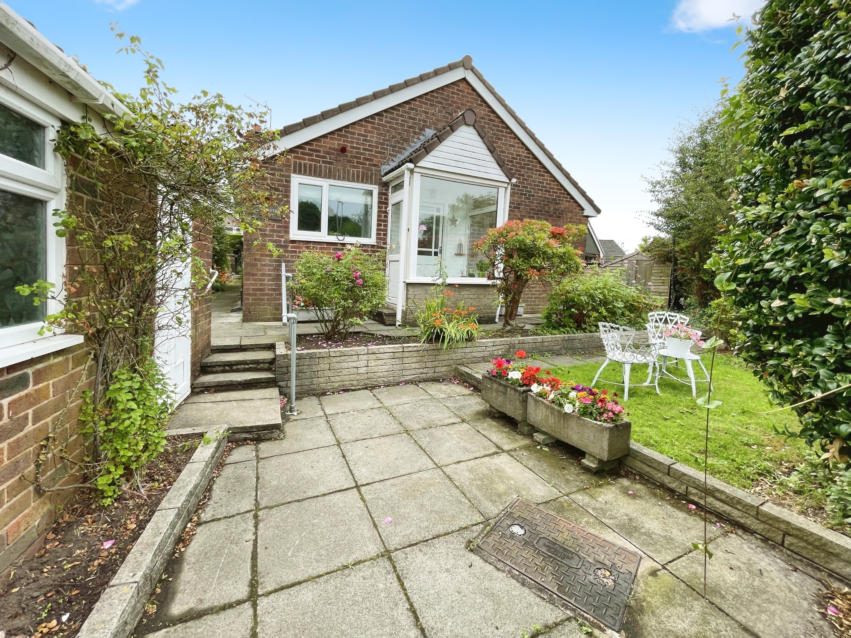 2 bedroom Bungalow For Sale