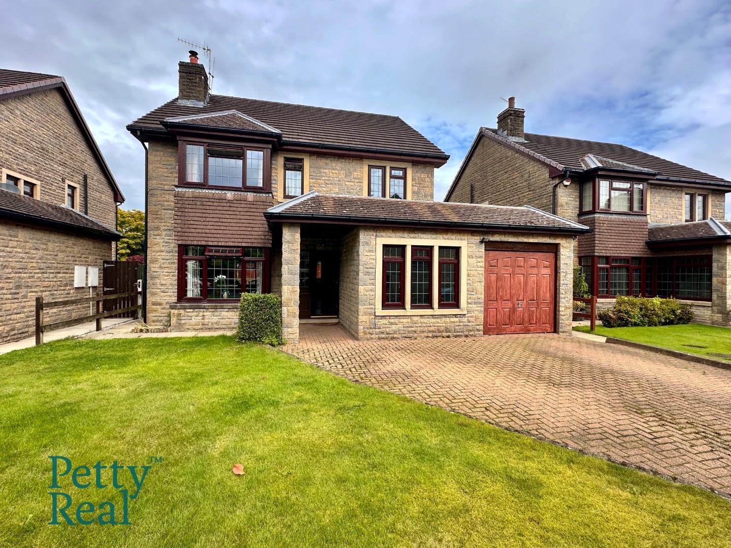 4 bedroom Detached Under Offer