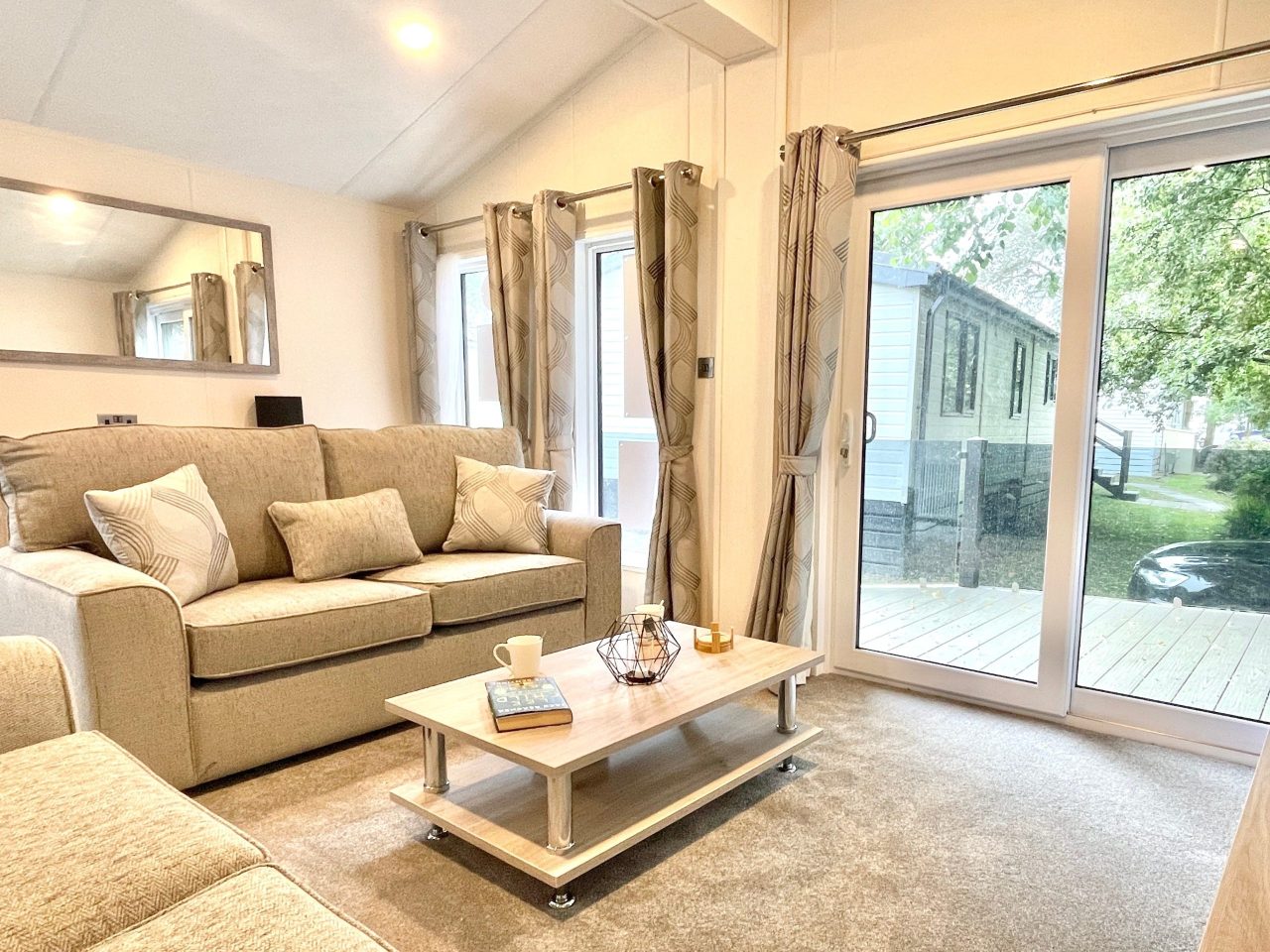 2 bedroom Lodge For Sale