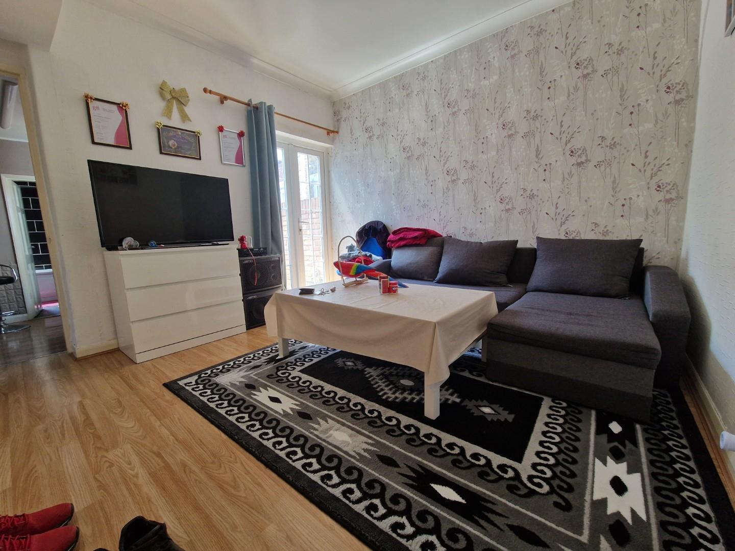 1 bedroom Apartment Let
