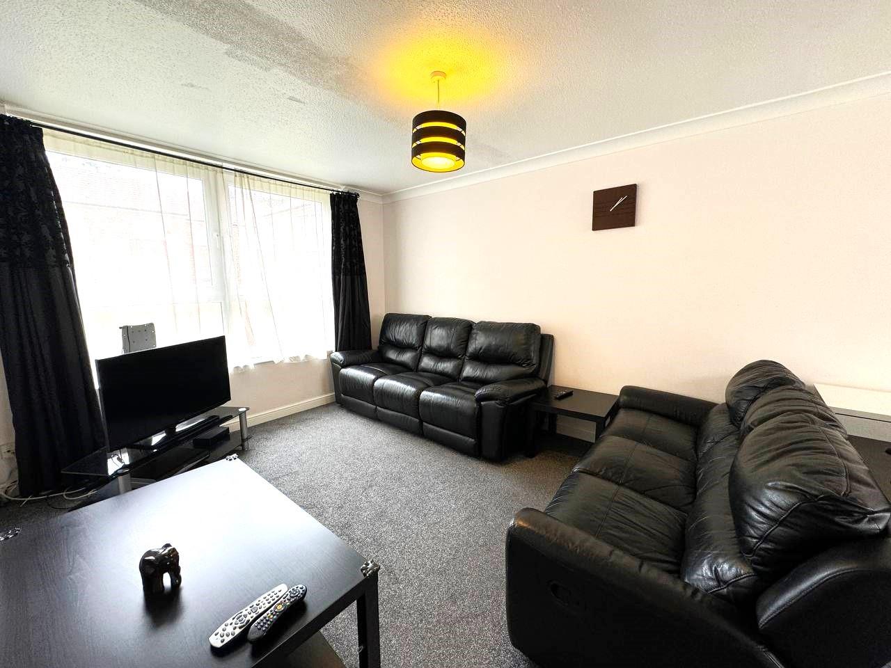 2 bedroom Apartment Let