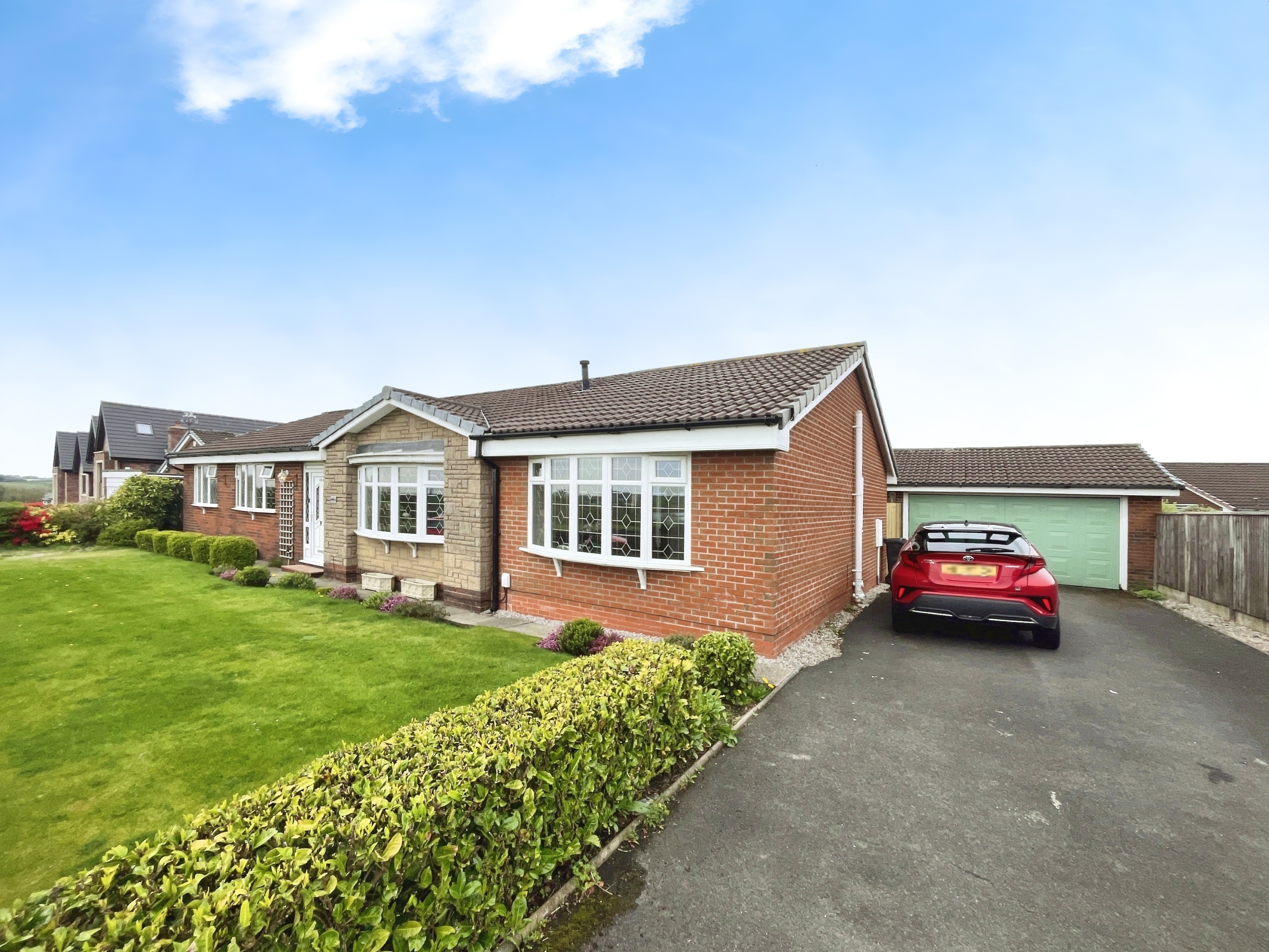 4 bedroom Bungalow For Sale